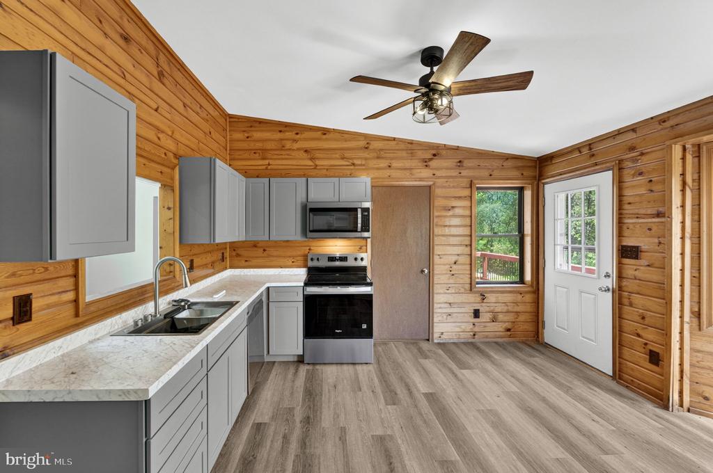 8265 OPAL RD, WARRENTON, Virginia 20186, 3 Bedrooms Bedrooms, ,2 BathroomsBathrooms,Residential,8265 OPAL RD,VAFQ2022012 MLS # VAFQ2022012