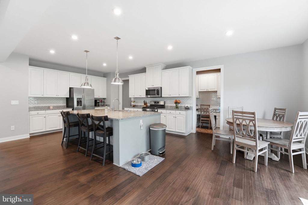 6438 BOB WHITE DR, WARRENTON, Virginia 20187, 5 Bedrooms Bedrooms, ,4 BathroomsBathrooms,Residential,6438 BOB WHITE DR,VAFQ2022060 MLS # VAFQ2022060