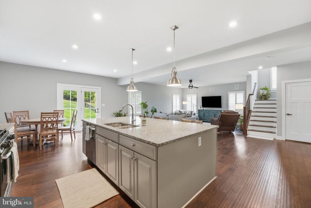 6438 BOB WHITE DR, WARRENTON, Virginia 20187, 5 Bedrooms Bedrooms, ,4 BathroomsBathrooms,Residential,6438 BOB WHITE DR,VAFQ2022060 MLS # VAFQ2022060