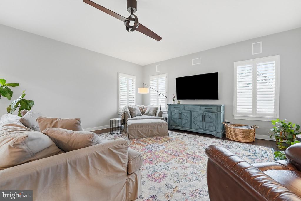 6438 BOB WHITE DR, WARRENTON, Virginia 20187, 5 Bedrooms Bedrooms, ,4 BathroomsBathrooms,Residential,6438 BOB WHITE DR,VAFQ2022060 MLS # VAFQ2022060