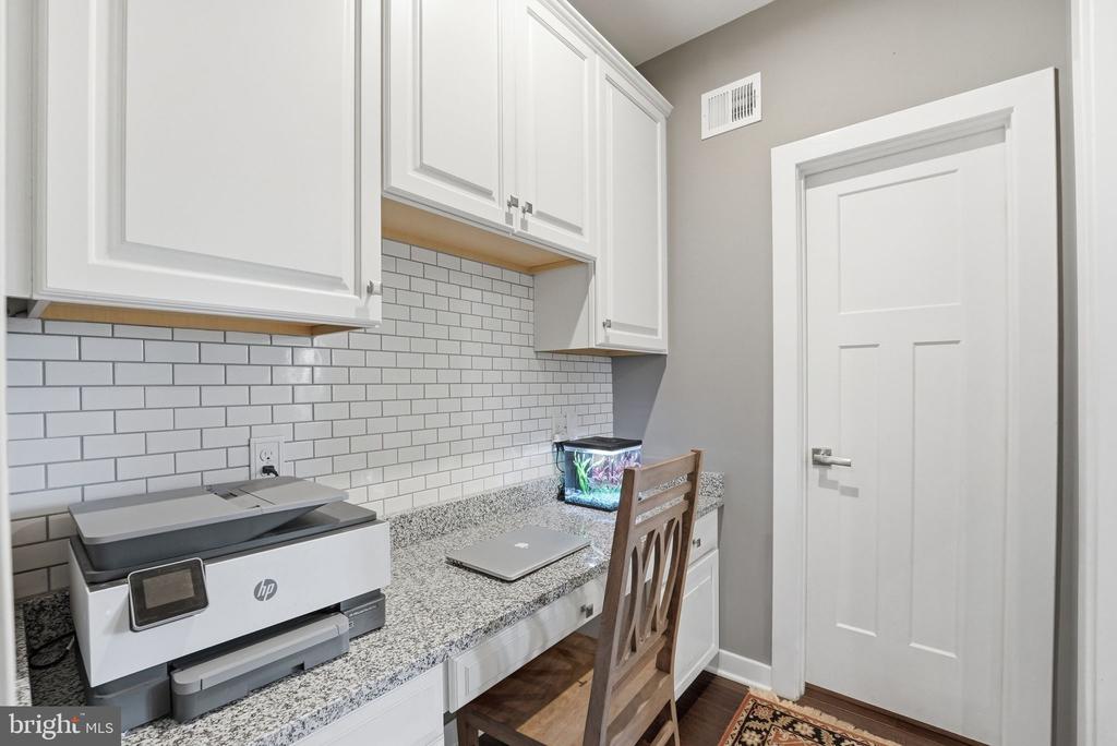 6438 BOB WHITE DR, WARRENTON, Virginia 20187, 5 Bedrooms Bedrooms, ,4 BathroomsBathrooms,Residential,6438 BOB WHITE DR,VAFQ2022060 MLS # VAFQ2022060