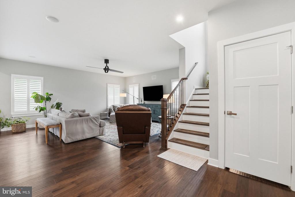 6438 BOB WHITE DR, WARRENTON, Virginia 20187, 5 Bedrooms Bedrooms, ,4 BathroomsBathrooms,Residential,6438 BOB WHITE DR,VAFQ2022060 MLS # VAFQ2022060