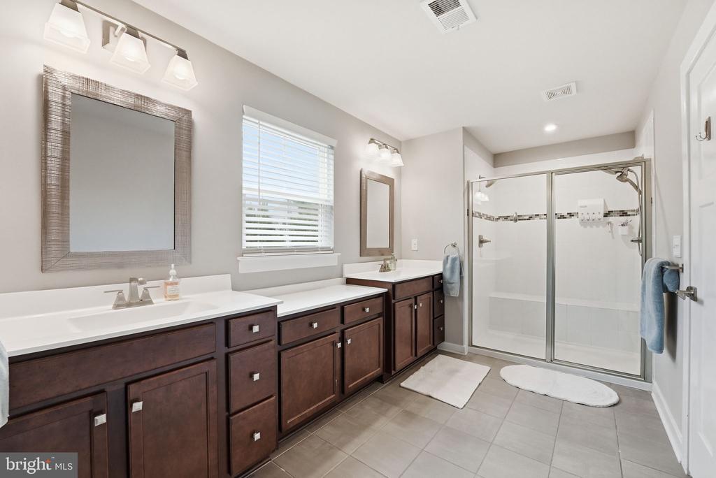 6438 BOB WHITE DR, WARRENTON, Virginia 20187, 5 Bedrooms Bedrooms, ,4 BathroomsBathrooms,Residential,6438 BOB WHITE DR,VAFQ2022060 MLS # VAFQ2022060