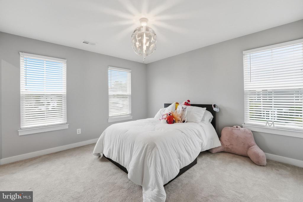 6438 BOB WHITE DR, WARRENTON, Virginia 20187, 5 Bedrooms Bedrooms, ,4 BathroomsBathrooms,Residential,6438 BOB WHITE DR,VAFQ2022060 MLS # VAFQ2022060
