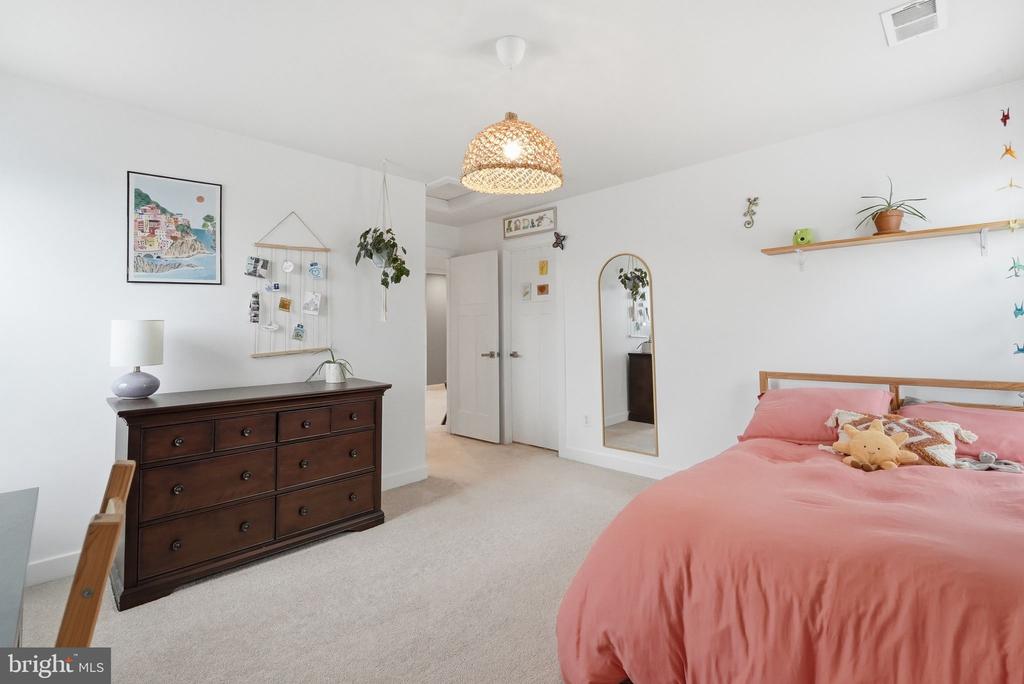 6438 BOB WHITE DR, WARRENTON, Virginia 20187, 5 Bedrooms Bedrooms, ,4 BathroomsBathrooms,Residential,6438 BOB WHITE DR,VAFQ2022060 MLS # VAFQ2022060