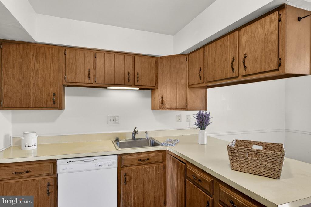 52 LEEDS CT, WARRENTON, Virginia 20186, 3 Bedrooms Bedrooms, ,2 BathroomsBathrooms,Residential,52 LEEDS CT,VAFQ2022082 MLS # VAFQ2022082