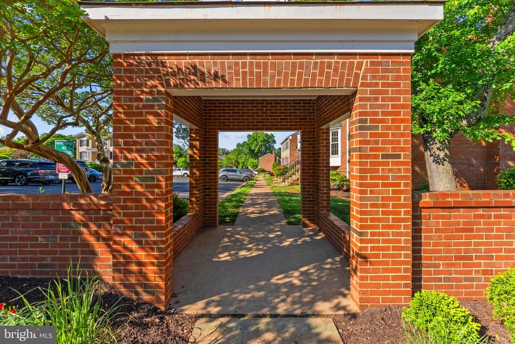 52 LEEDS CT, WARRENTON, Virginia 20186, 3 Bedrooms Bedrooms, ,2 BathroomsBathrooms,Residential,52 LEEDS CT,VAFQ2022082 MLS # VAFQ2022082