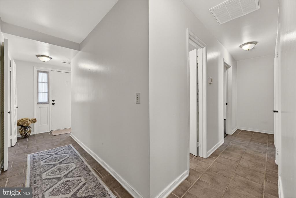 52 LEEDS CT, WARRENTON, Virginia 20186, 3 Bedrooms Bedrooms, ,2 BathroomsBathrooms,Residential,52 LEEDS CT,VAFQ2022082 MLS # VAFQ2022082