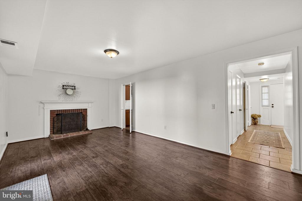 52 LEEDS CT, WARRENTON, Virginia 20186, 3 Bedrooms Bedrooms, ,2 BathroomsBathrooms,Residential,52 LEEDS CT,VAFQ2022082 MLS # VAFQ2022082