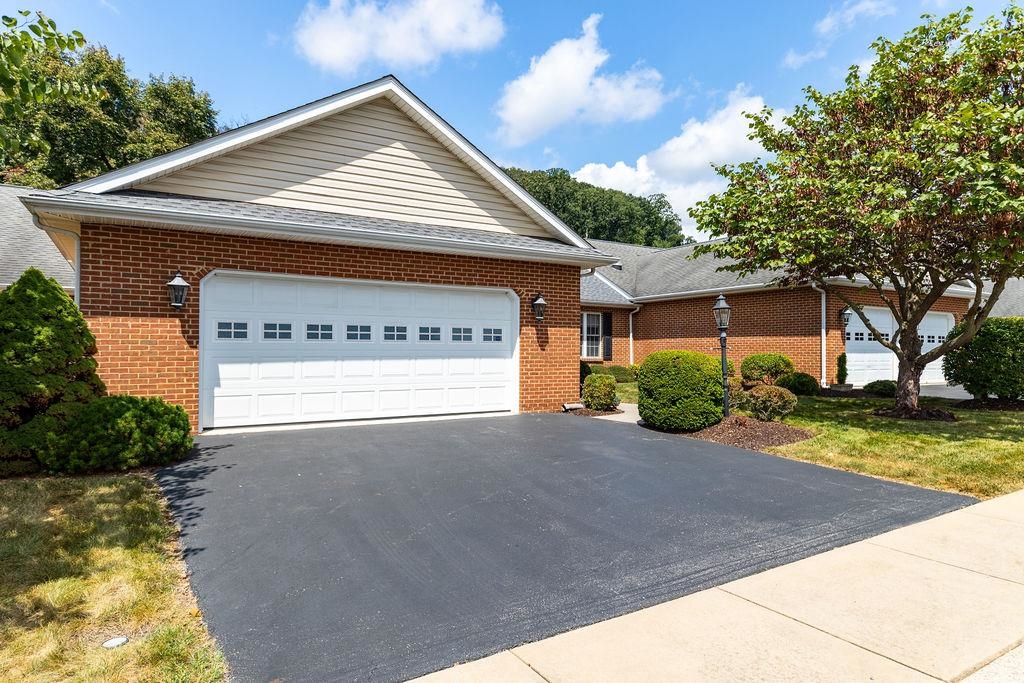 118 RED OAK DR, STAUNTON, Virginia 24401, 3 Bedrooms Bedrooms, ,2 BathroomsBathrooms,Residential,118 RED OAK DR,668257 MLS # 668257