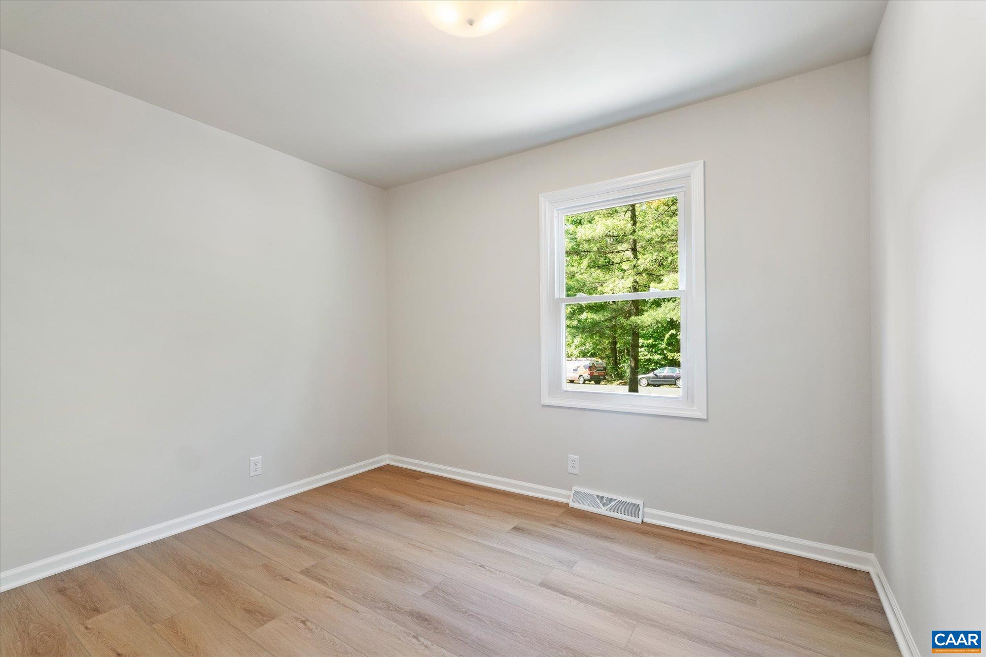 309 CRESTFIELD CT, CHARLOTTESVILLE, Virginia 22911, 3 Bedrooms Bedrooms, ,3 BathroomsBathrooms,Residential,309 CRESTFIELD CT,677147 MLS # 677147