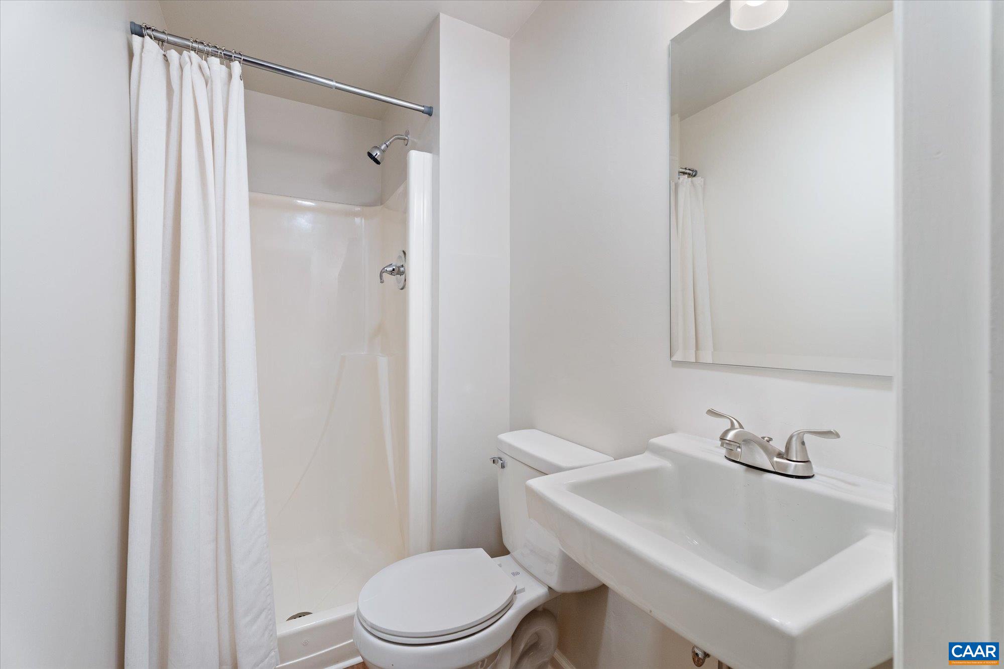 309 CRESTFIELD CT, CHARLOTTESVILLE, Virginia 22911, 3 Bedrooms Bedrooms, ,3 BathroomsBathrooms,Residential,309 CRESTFIELD CT,677147 MLS # 677147