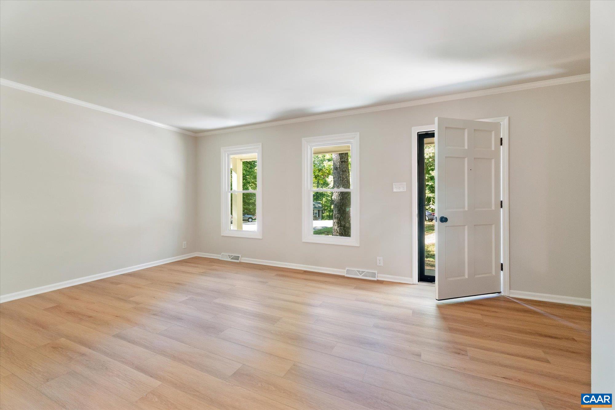 309 CRESTFIELD CT, CHARLOTTESVILLE, Virginia 22911, 3 Bedrooms Bedrooms, ,3 BathroomsBathrooms,Residential,309 CRESTFIELD CT,677147 MLS # 677147