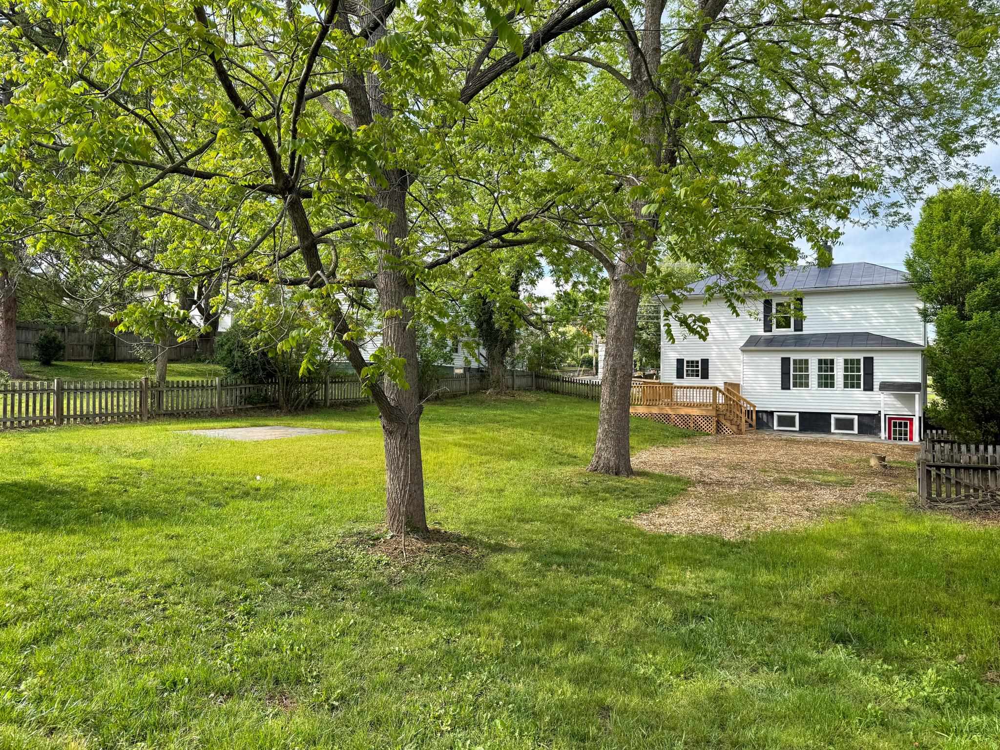1202 W BEVERLEY ST, STAUNTON, Virginia 24401, 3 Bedrooms Bedrooms, ,2 BathroomsBathrooms,Residential,1202 W BEVERLEY ST,677156 MLS # 677156