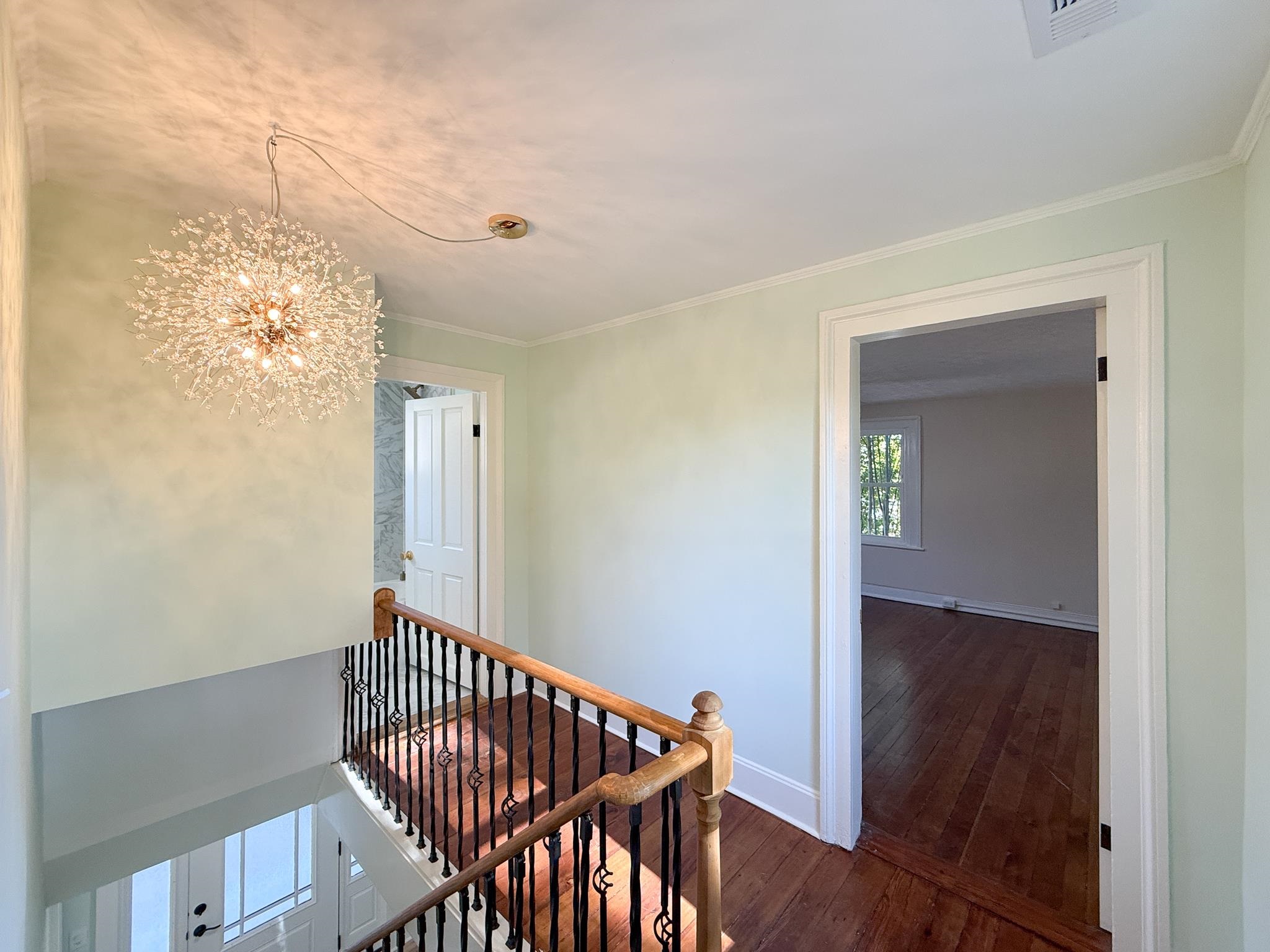 1202 W BEVERLEY ST, STAUNTON, Virginia 24401, 3 Bedrooms Bedrooms, ,2 BathroomsBathrooms,Residential,1202 W BEVERLEY ST,677156 MLS # 677156