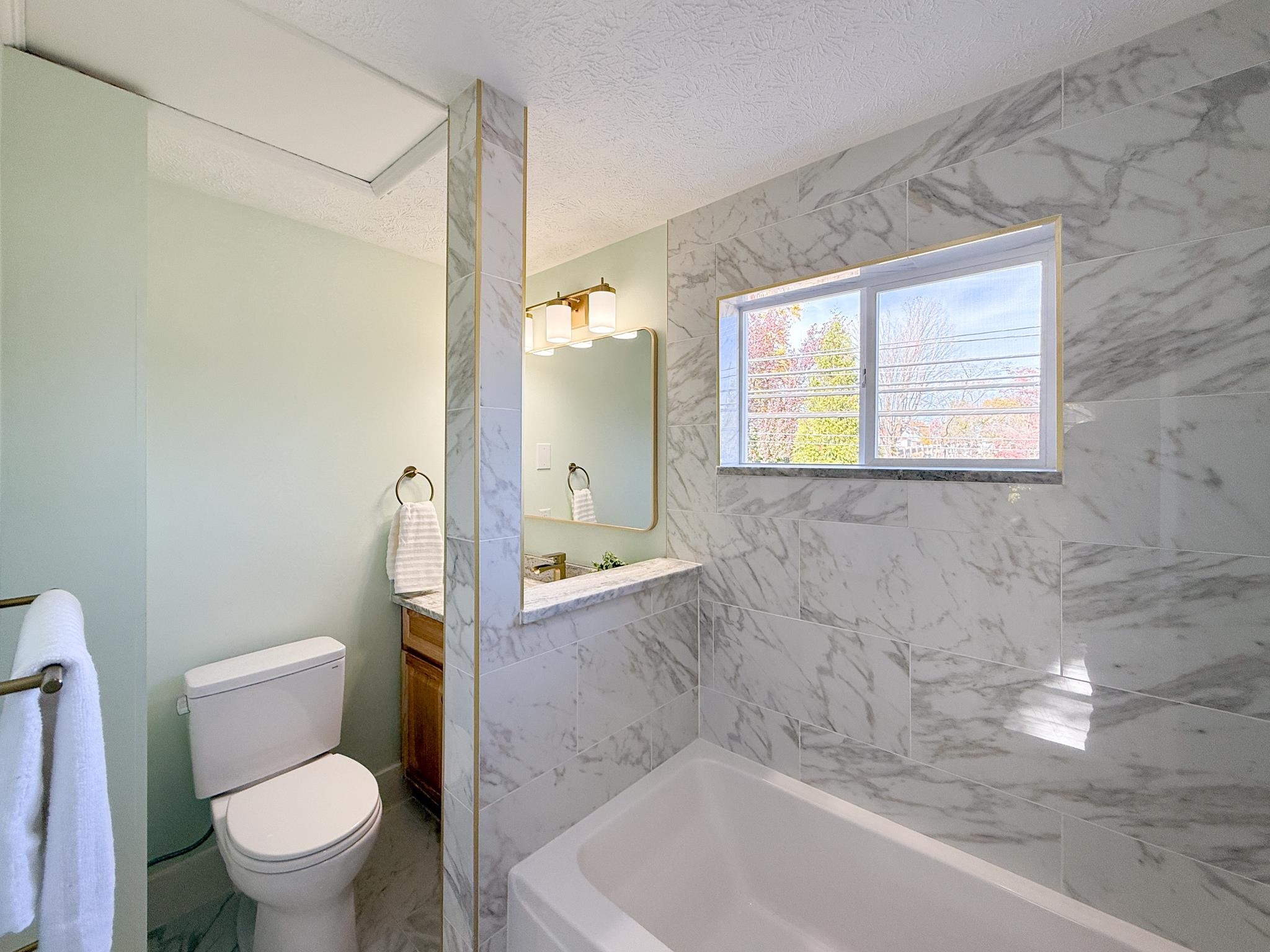 1202 W BEVERLEY ST, STAUNTON, Virginia 24401, 3 Bedrooms Bedrooms, ,2 BathroomsBathrooms,Residential,1202 W BEVERLEY ST,677156 MLS # 677156