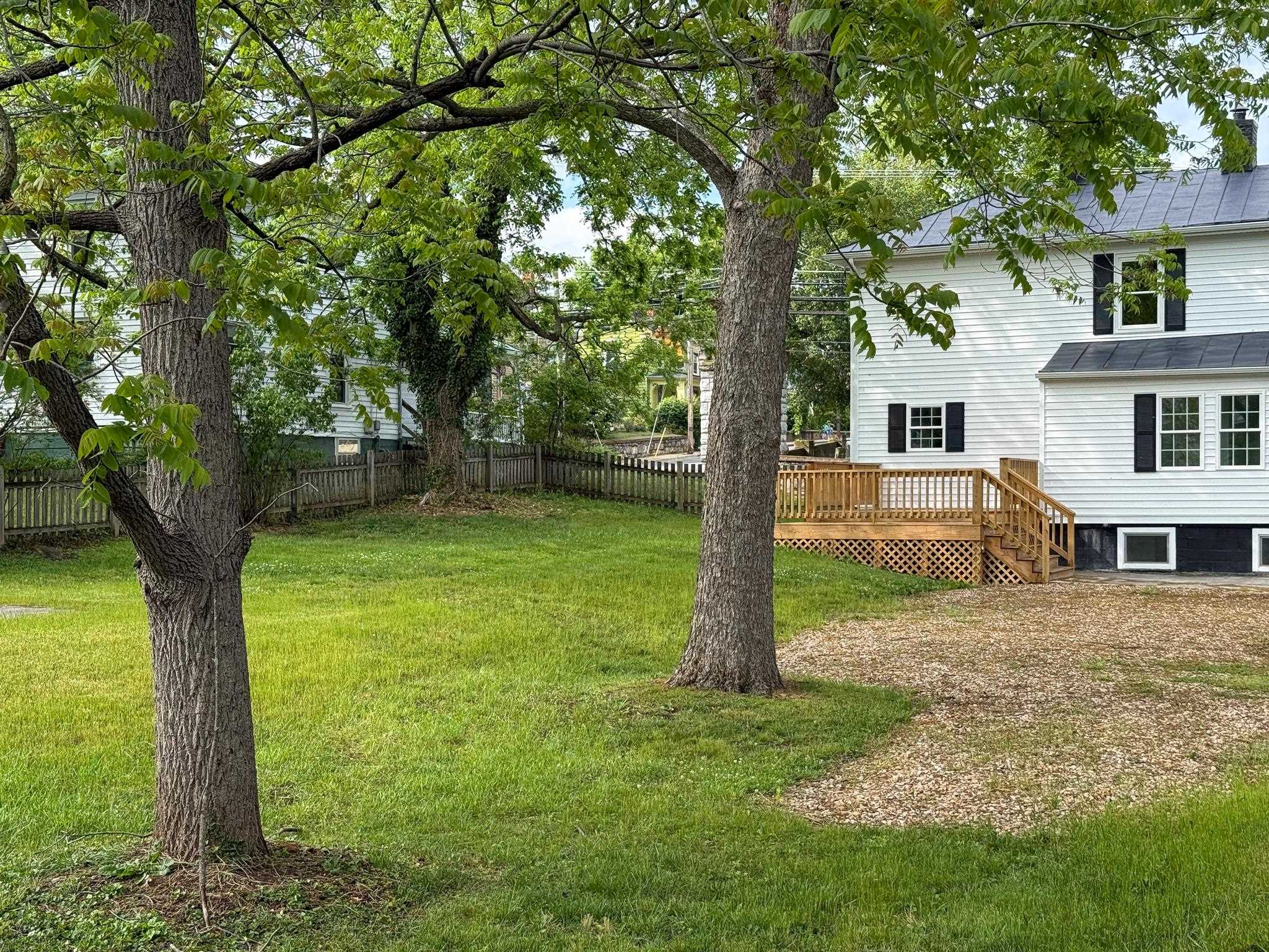1202 W BEVERLEY ST, STAUNTON, Virginia 24401, 3 Bedrooms Bedrooms, ,2 BathroomsBathrooms,Residential,1202 W BEVERLEY ST,677156 MLS # 677156