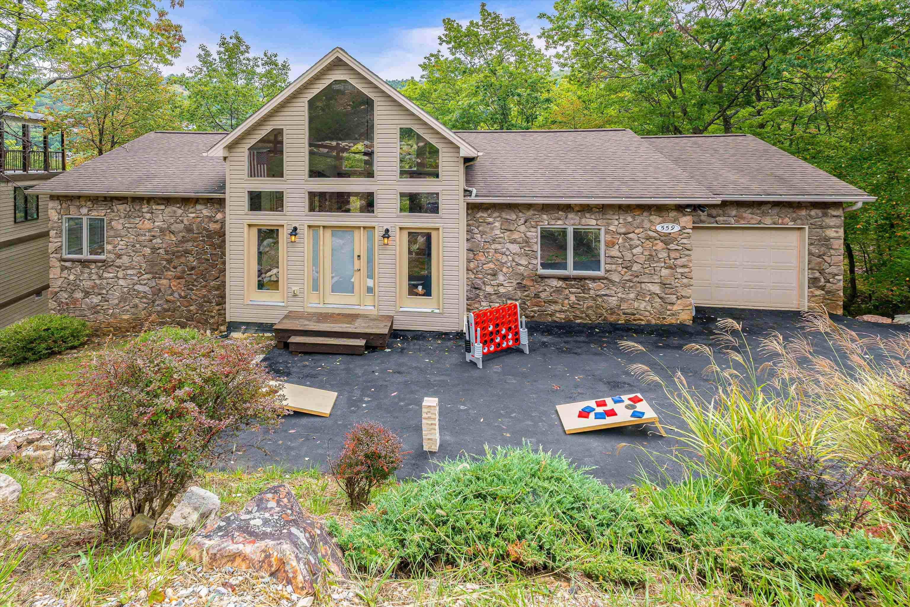 559 RAINIER RD, MCGAHEYSVILLE, Virginia 22840, 6 Bedrooms Bedrooms, ,3 BathroomsBathrooms,Residential,559 RAINIER RD,677158 MLS # 677158