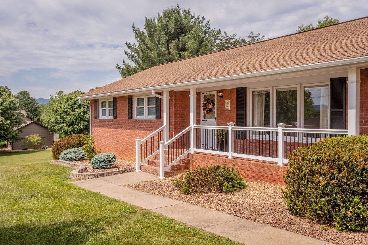 255 VERBENA RD, SHENANDOAH, Virginia 22849, 3 Bedrooms Bedrooms, ,3 BathroomsBathrooms,Residential,255 VERBENA RD,677164 MLS # 677164