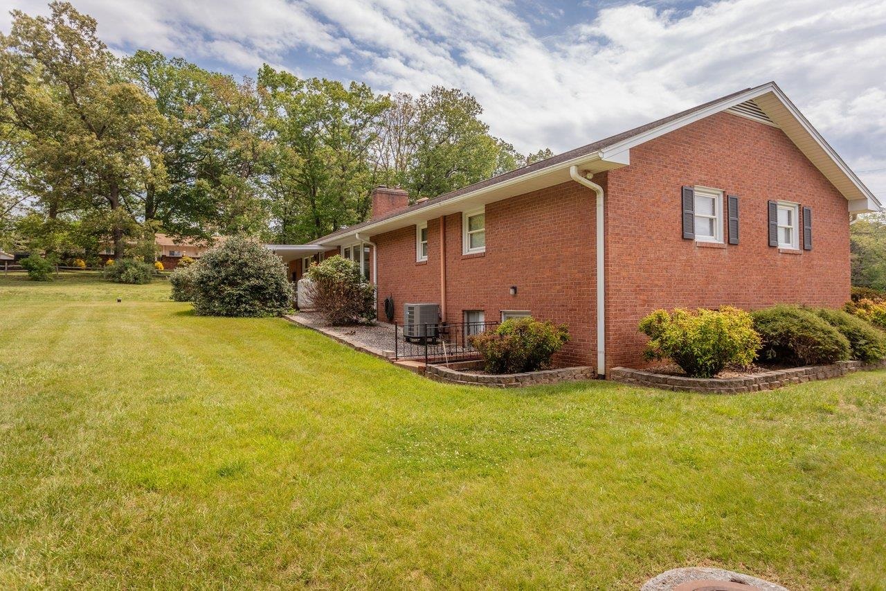 255 VERBENA RD, SHENANDOAH, Virginia 22849, 3 Bedrooms Bedrooms, ,3 BathroomsBathrooms,Residential,255 VERBENA RD,677164 MLS # 677164
