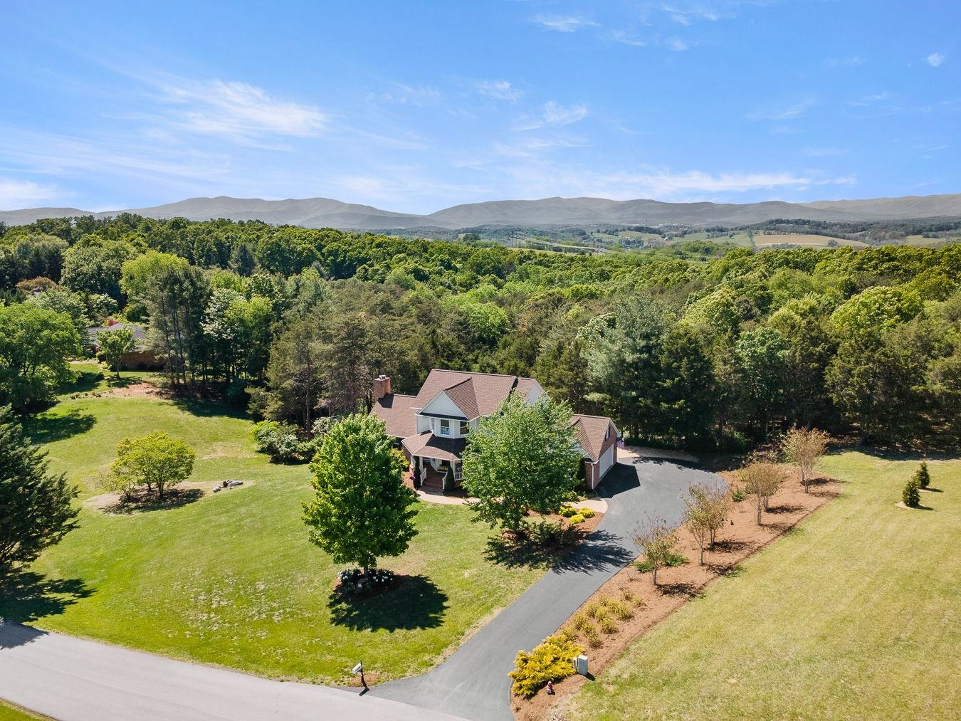 269 BALDWIN LN, STAUNTON, Virginia 24401, 4 Bedrooms Bedrooms, ,4 BathroomsBathrooms,Residential,269 BALDWIN LN,677167 MLS # 677167