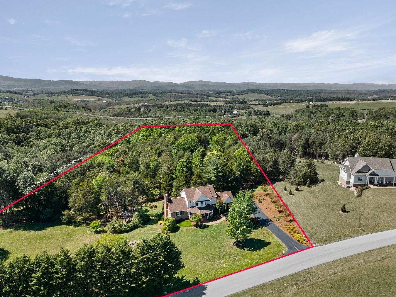 269 BALDWIN LN, STAUNTON, Virginia 24401, 4 Bedrooms Bedrooms, ,4 BathroomsBathrooms,Residential,269 BALDWIN LN,677167 MLS # 677167