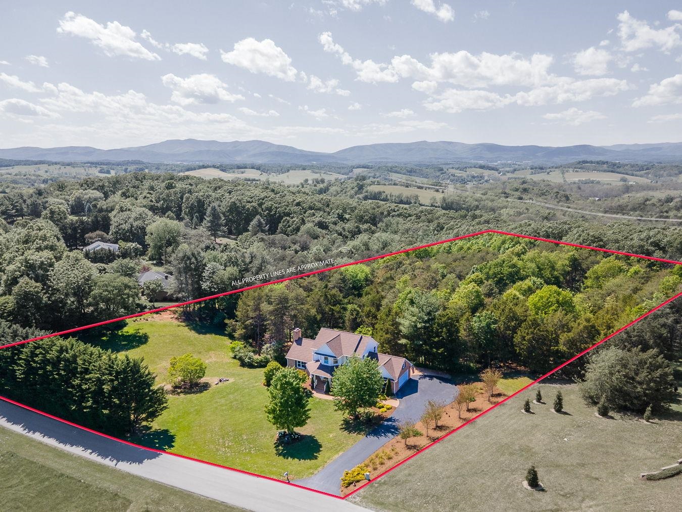 269 BALDWIN LN, STAUNTON, Virginia 24401, 4 Bedrooms Bedrooms, ,4 BathroomsBathrooms,Residential,269 BALDWIN LN,677167 MLS # 677167