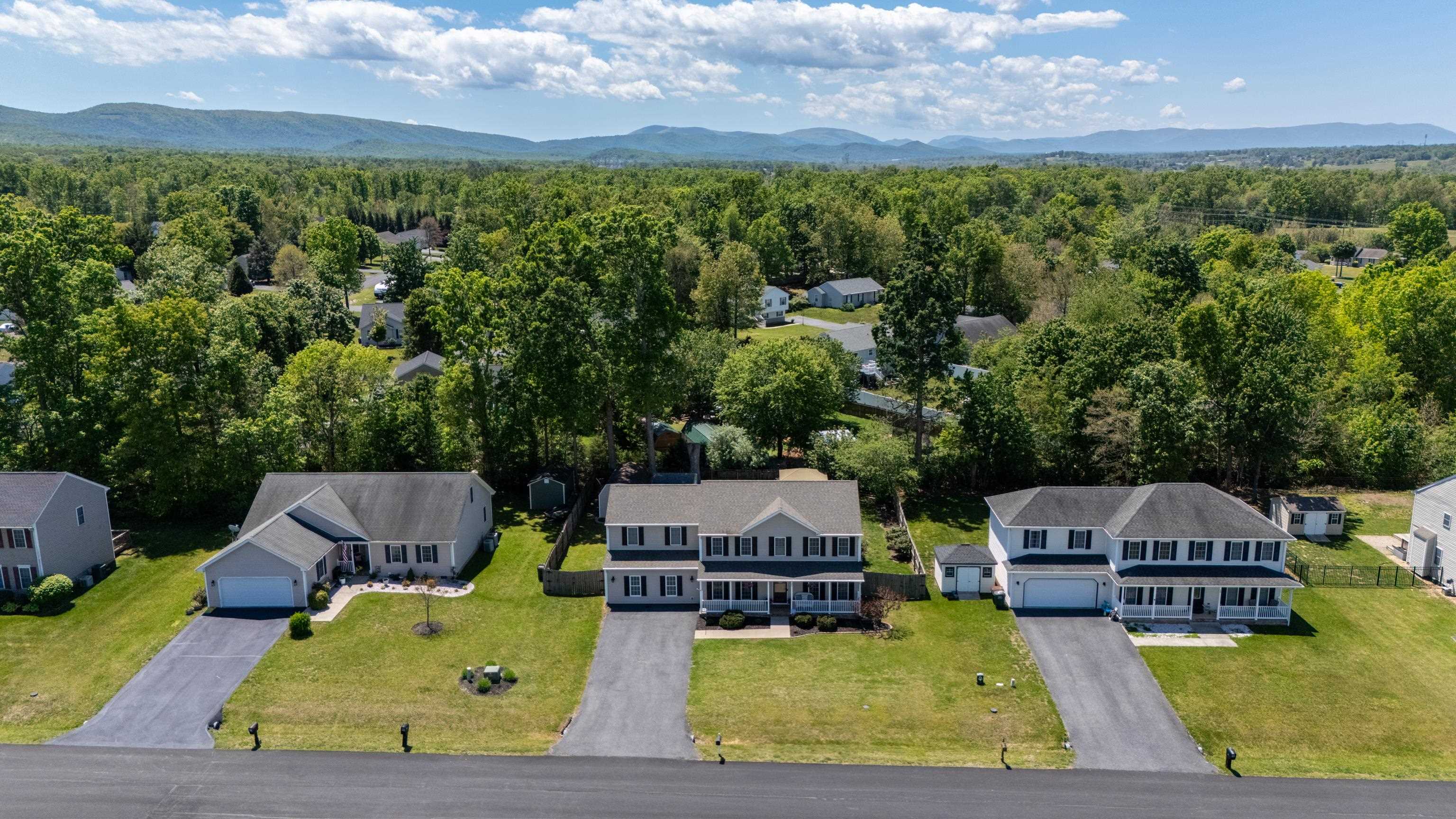 21 LADY SLIPPER DR, WAYNESBORO, Virginia 22980, 4 Bedrooms Bedrooms, ,2 BathroomsBathrooms,Residential,21 LADY SLIPPER DR,677171 MLS # 677171