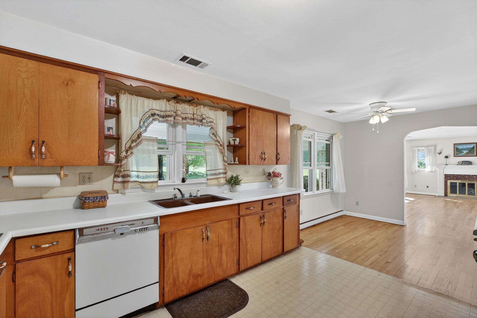 17421 SPOTSWOOD TRL, ELKTON, Virginia 22827, 3 Bedrooms Bedrooms, ,2 BathroomsBathrooms,Residential,17421 SPOTSWOOD TRL,677172 MLS # 677172