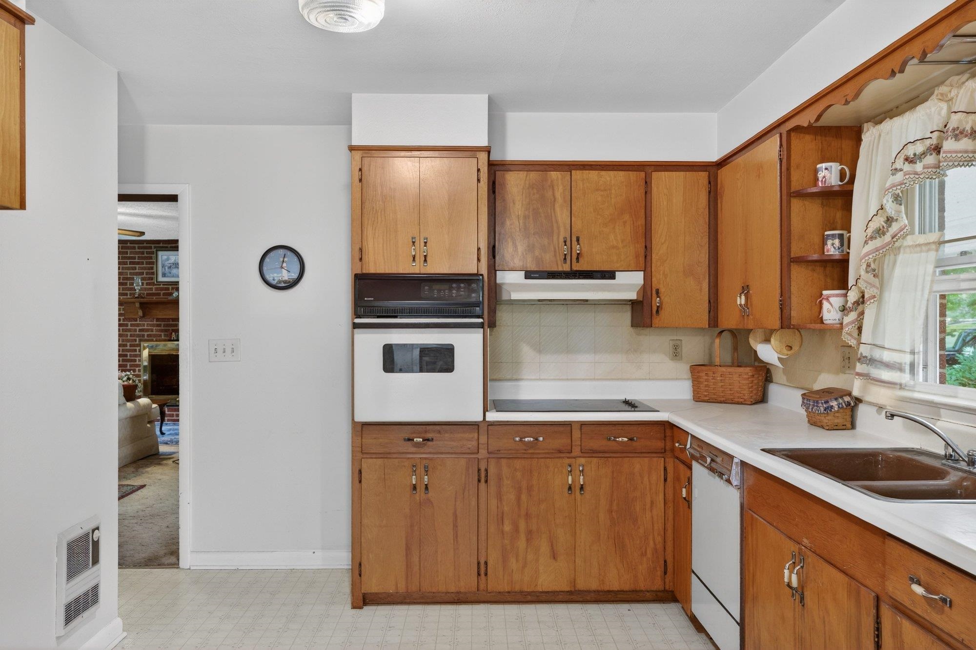 17421 SPOTSWOOD TRL, ELKTON, Virginia 22827, 3 Bedrooms Bedrooms, ,2 BathroomsBathrooms,Residential,17421 SPOTSWOOD TRL,677172 MLS # 677172