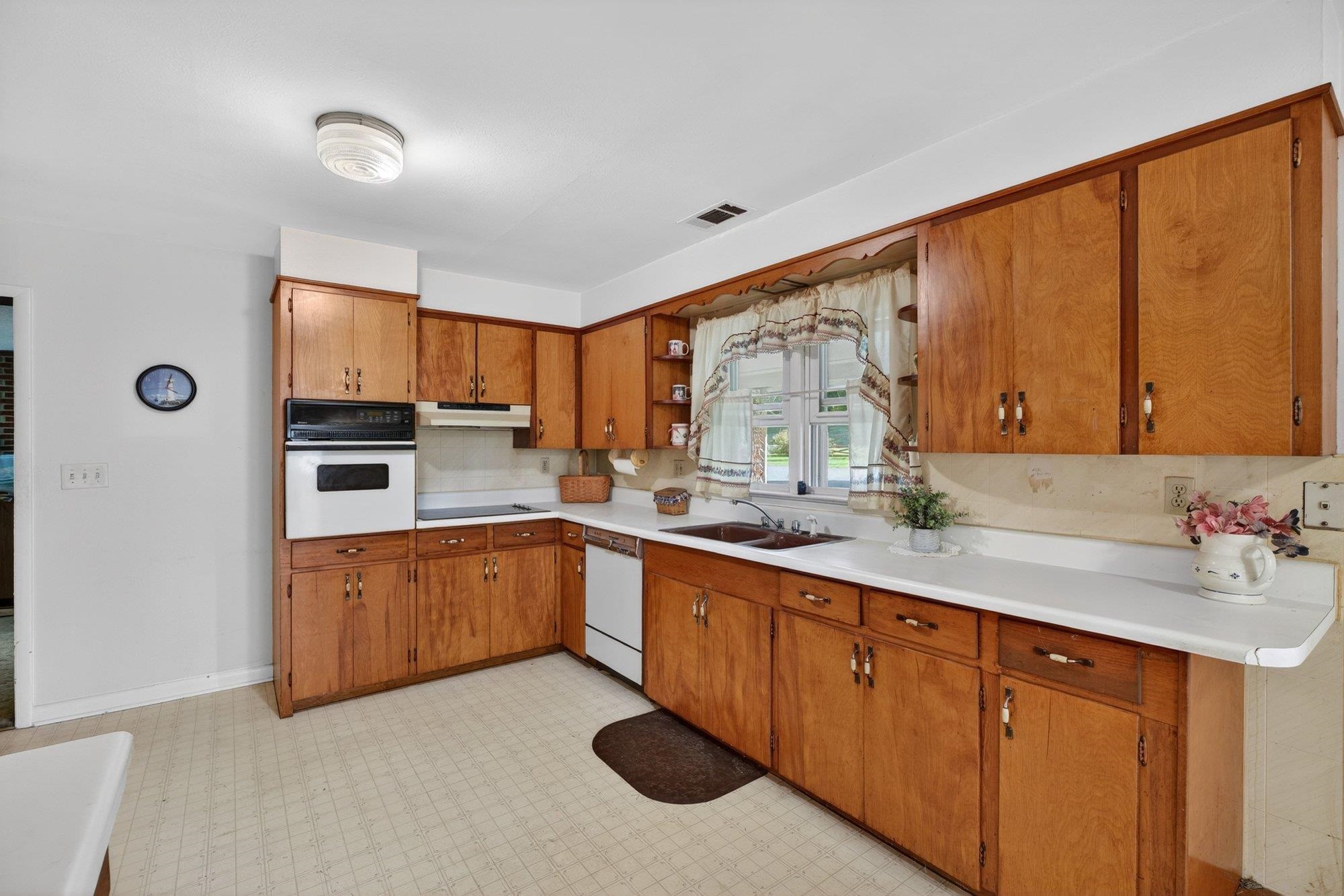 17421 SPOTSWOOD TRL, ELKTON, Virginia 22827, 3 Bedrooms Bedrooms, ,2 BathroomsBathrooms,Residential,17421 SPOTSWOOD TRL,677172 MLS # 677172