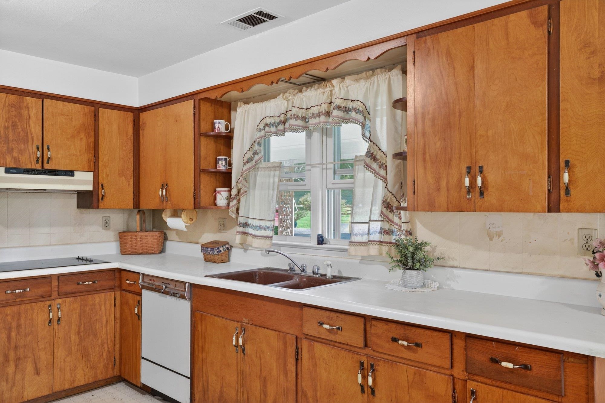 17421 SPOTSWOOD TRL, ELKTON, Virginia 22827, 3 Bedrooms Bedrooms, ,2 BathroomsBathrooms,Residential,17421 SPOTSWOOD TRL,677172 MLS # 677172