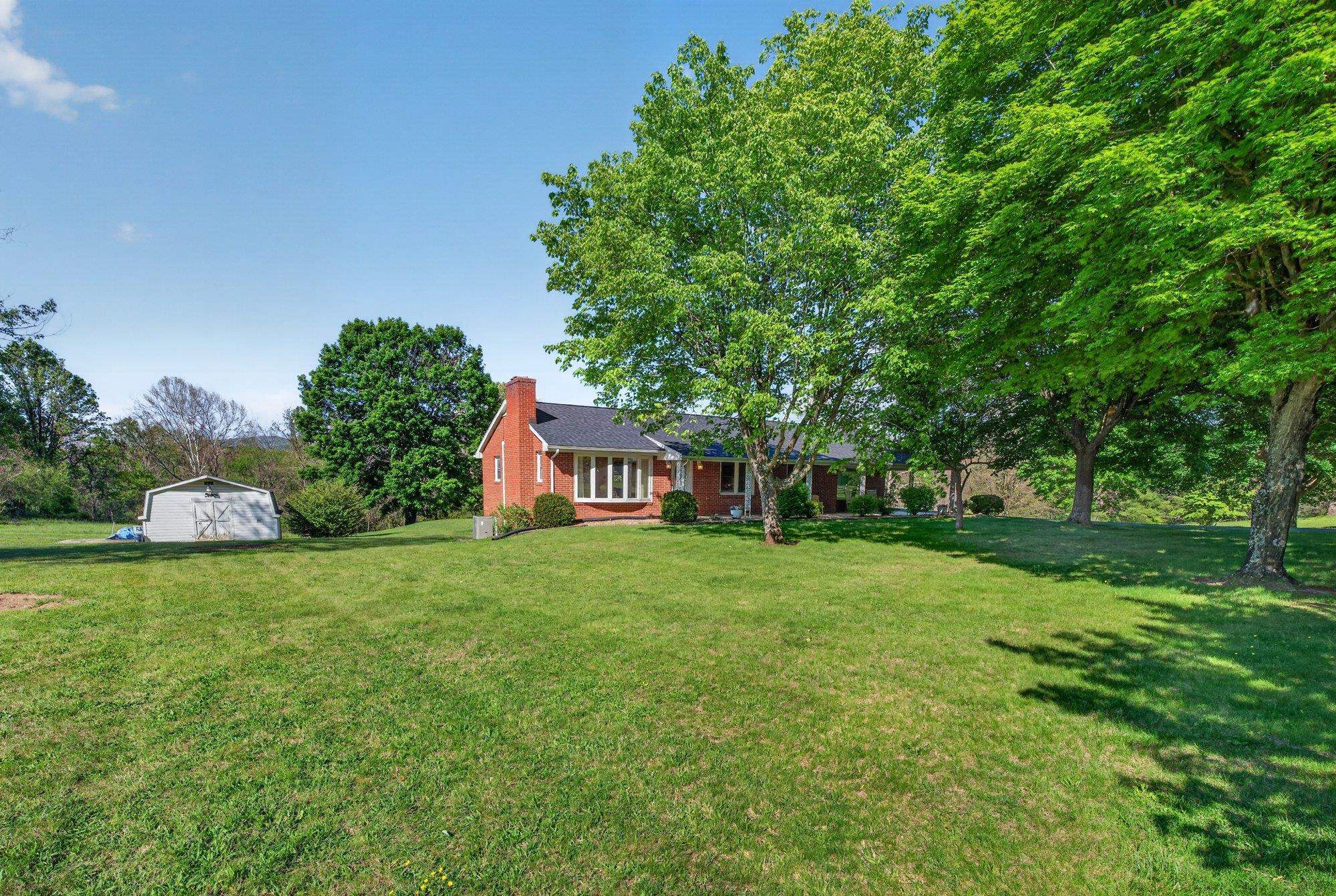 17421 SPOTSWOOD TRL, ELKTON, Virginia 22827, 3 Bedrooms Bedrooms, ,2 BathroomsBathrooms,Residential,17421 SPOTSWOOD TRL,677172 MLS # 677172