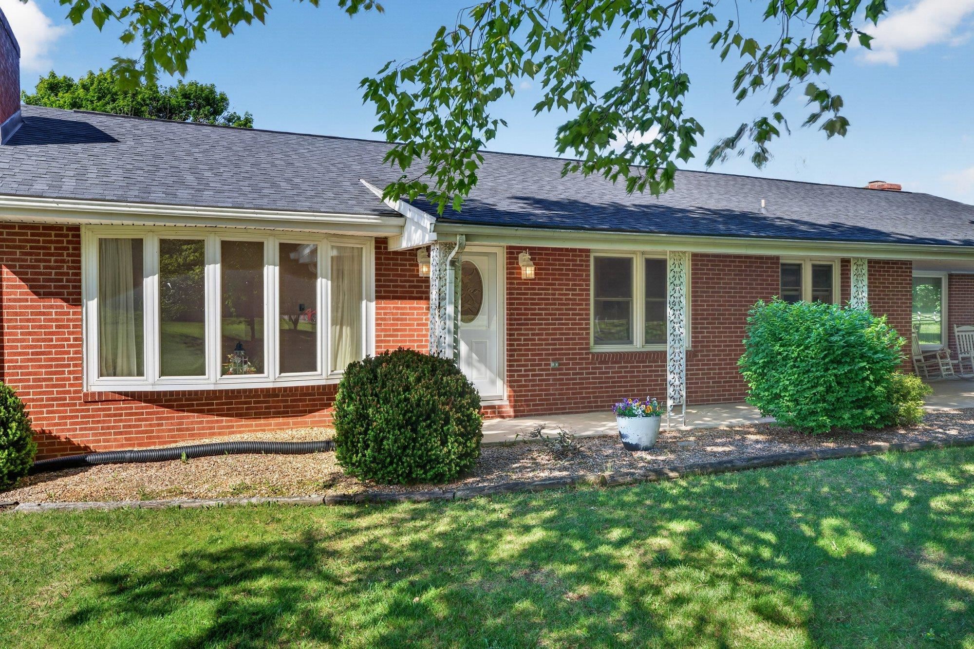 17421 SPOTSWOOD TRL, ELKTON, Virginia 22827, 3 Bedrooms Bedrooms, ,2 BathroomsBathrooms,Residential,17421 SPOTSWOOD TRL,677172 MLS # 677172