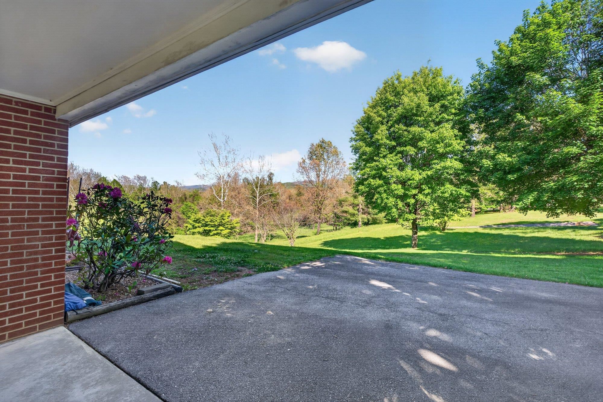 17421 SPOTSWOOD TRL, ELKTON, Virginia 22827, 3 Bedrooms Bedrooms, ,2 BathroomsBathrooms,Residential,17421 SPOTSWOOD TRL,677172 MLS # 677172