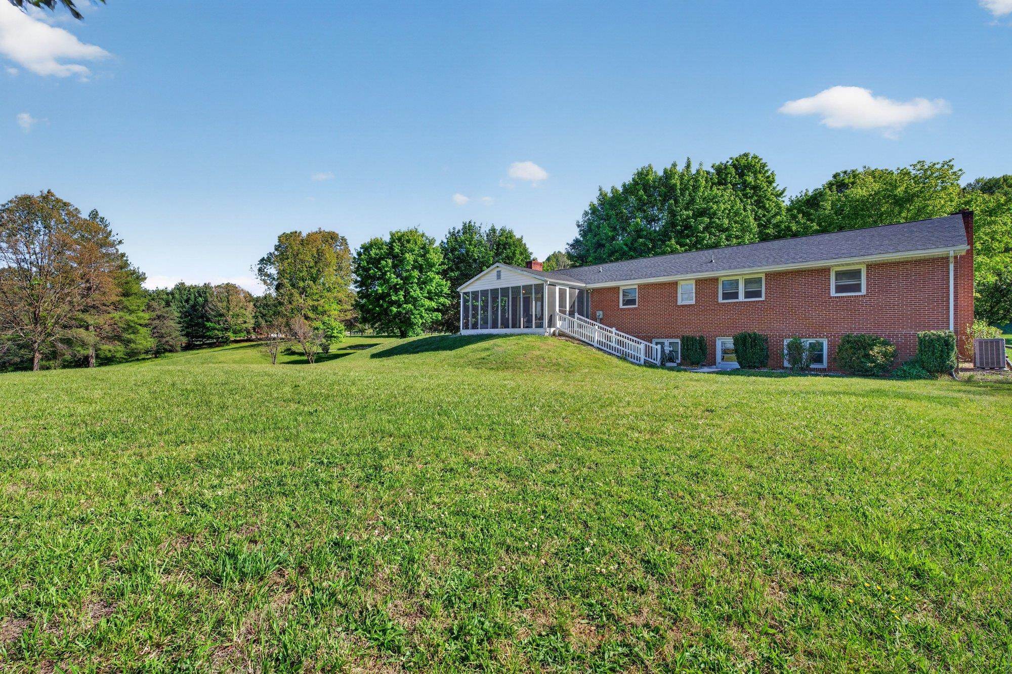 17421 SPOTSWOOD TRL, ELKTON, Virginia 22827, 3 Bedrooms Bedrooms, ,2 BathroomsBathrooms,Residential,17421 SPOTSWOOD TRL,677172 MLS # 677172