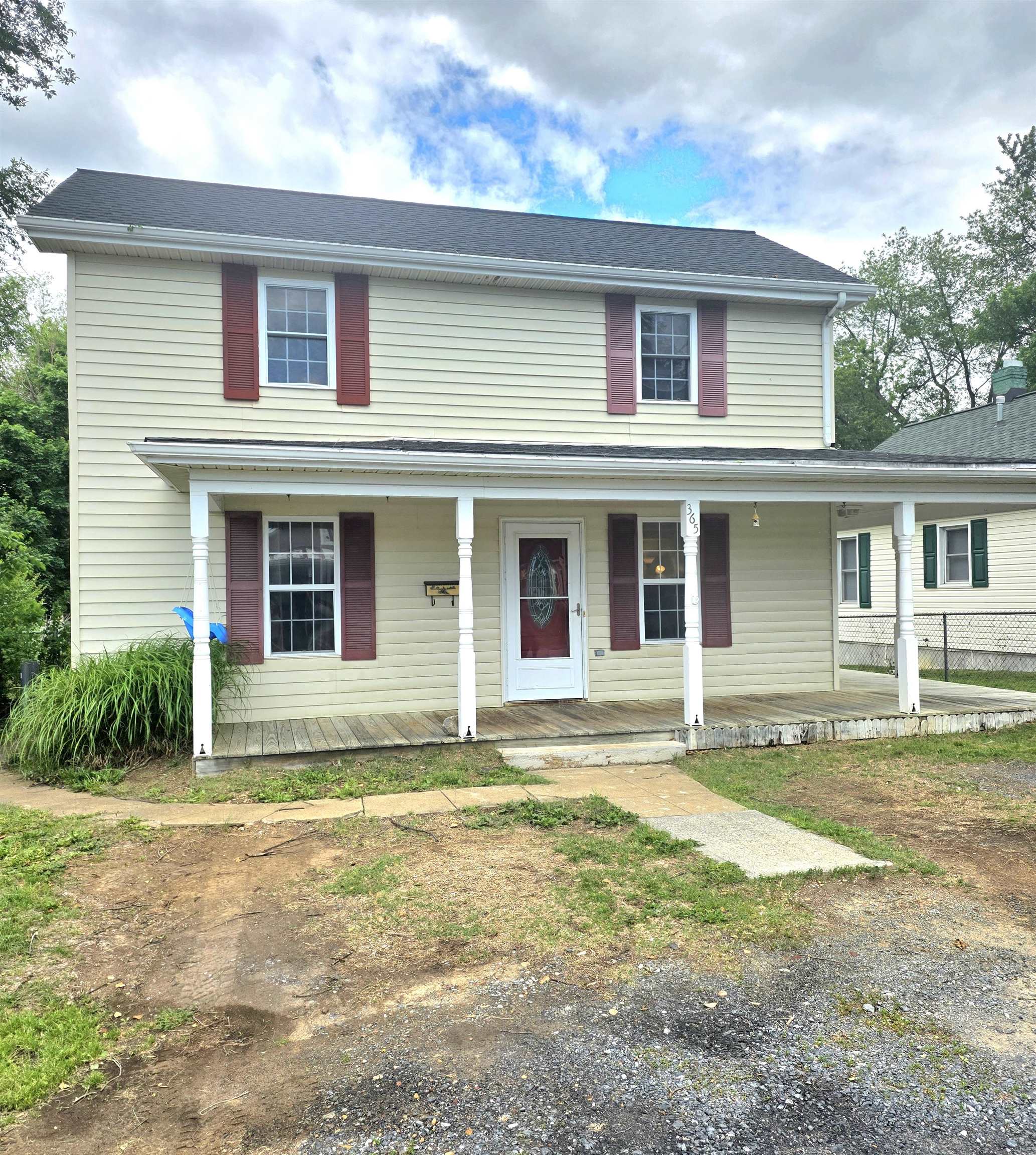 365 S MAGNOLIA AVE, WAYNESBORO, Virginia 22980, 3 Bedrooms Bedrooms, ,2 BathroomsBathrooms,Residential,365 S MAGNOLIA AVE,677180 MLS # 677180