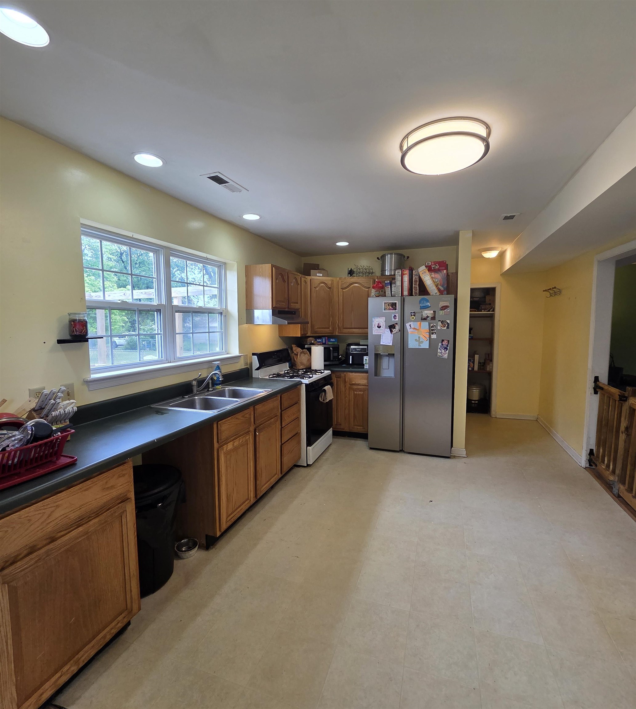 365 S MAGNOLIA AVE, WAYNESBORO, Virginia 22980, 3 Bedrooms Bedrooms, ,2 BathroomsBathrooms,Residential,365 S MAGNOLIA AVE,677180 MLS # 677180