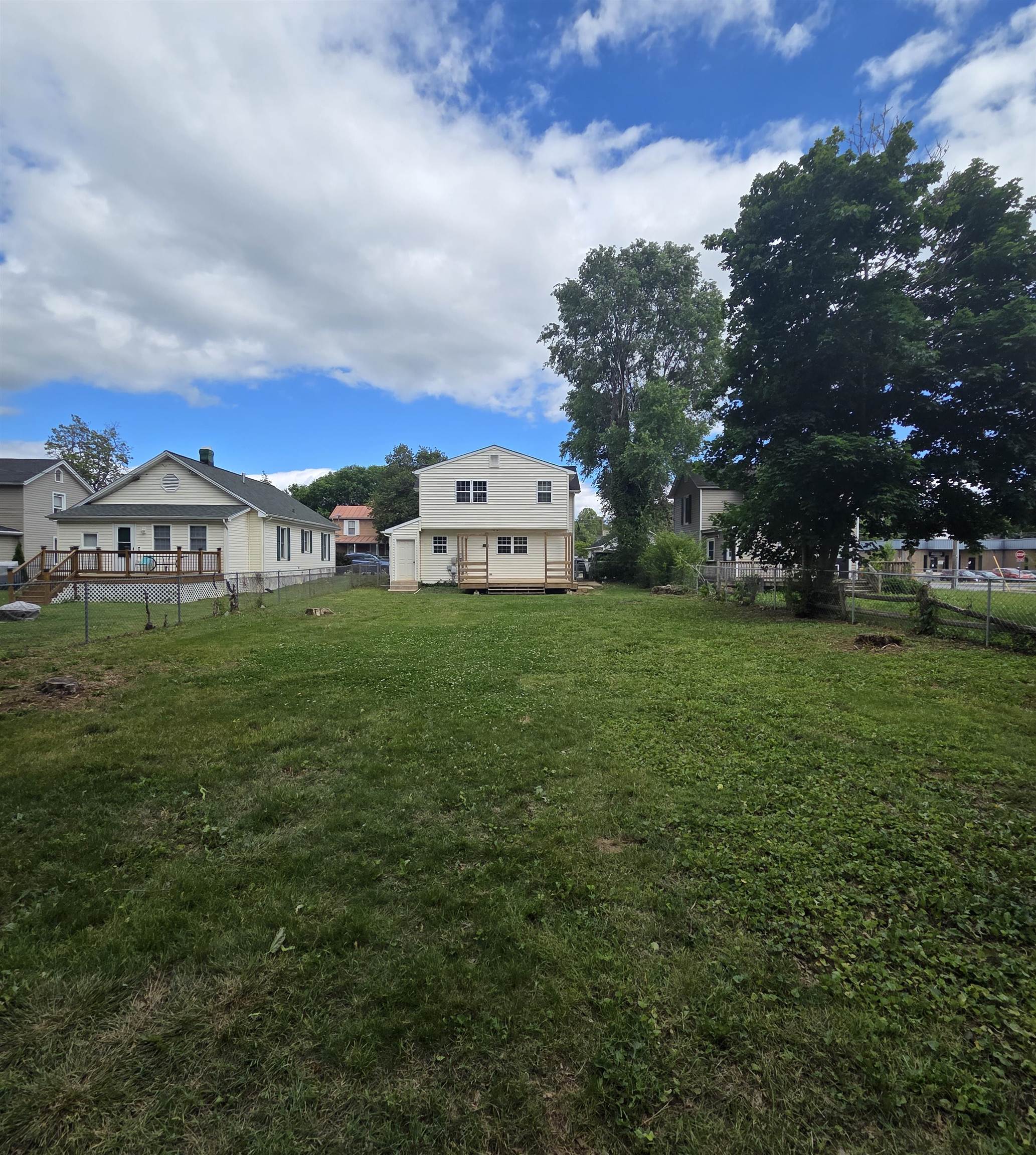 365 S MAGNOLIA AVE, WAYNESBORO, Virginia 22980, 3 Bedrooms Bedrooms, ,2 BathroomsBathrooms,Residential,365 S MAGNOLIA AVE,677180 MLS # 677180