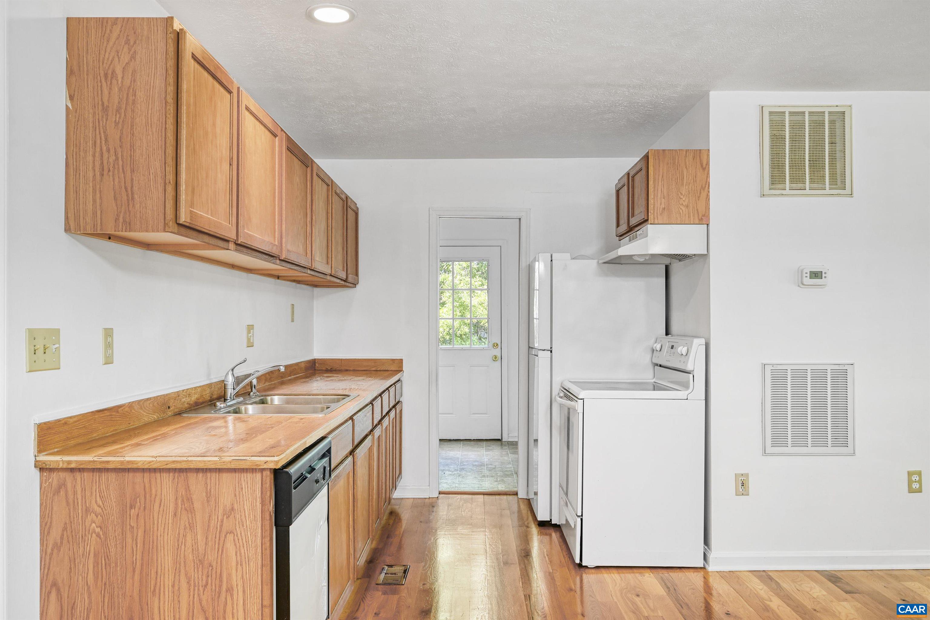 2445 EASTHAM RD, BUMPASS, Virginia 23024, 3 Bedrooms Bedrooms, ,2 BathroomsBathrooms,Residential,LAKE ANNA WATER ACCESS PROPERTY, PUBLIC SIDE,2445 EASTHAM RD,677187 MLS # 677187 2445 EASTHAM RD, BUMPASS, Virginia 23024, 3 Bedrooms Bedrooms, ,2 BathroomsBathrooms,Residential,LAKE ANNA WATER ACCESS PROPERTY, PUBLIC SIDE,2445 EASTHAM RD,677187 MLS # 677187