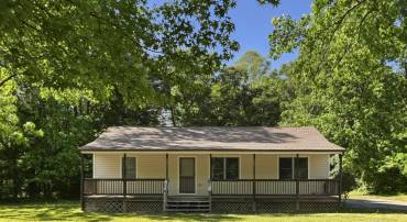 2445 EASTHAM RD, BUMPASS, Virginia 23024, 3 Bedrooms Bedrooms, ,2 BathroomsBathrooms,Residential,LAKE ANNA WATER ACCESS PROPERTY, PUBLIC SIDE,2445 EASTHAM RD,677187 MLS # 677187