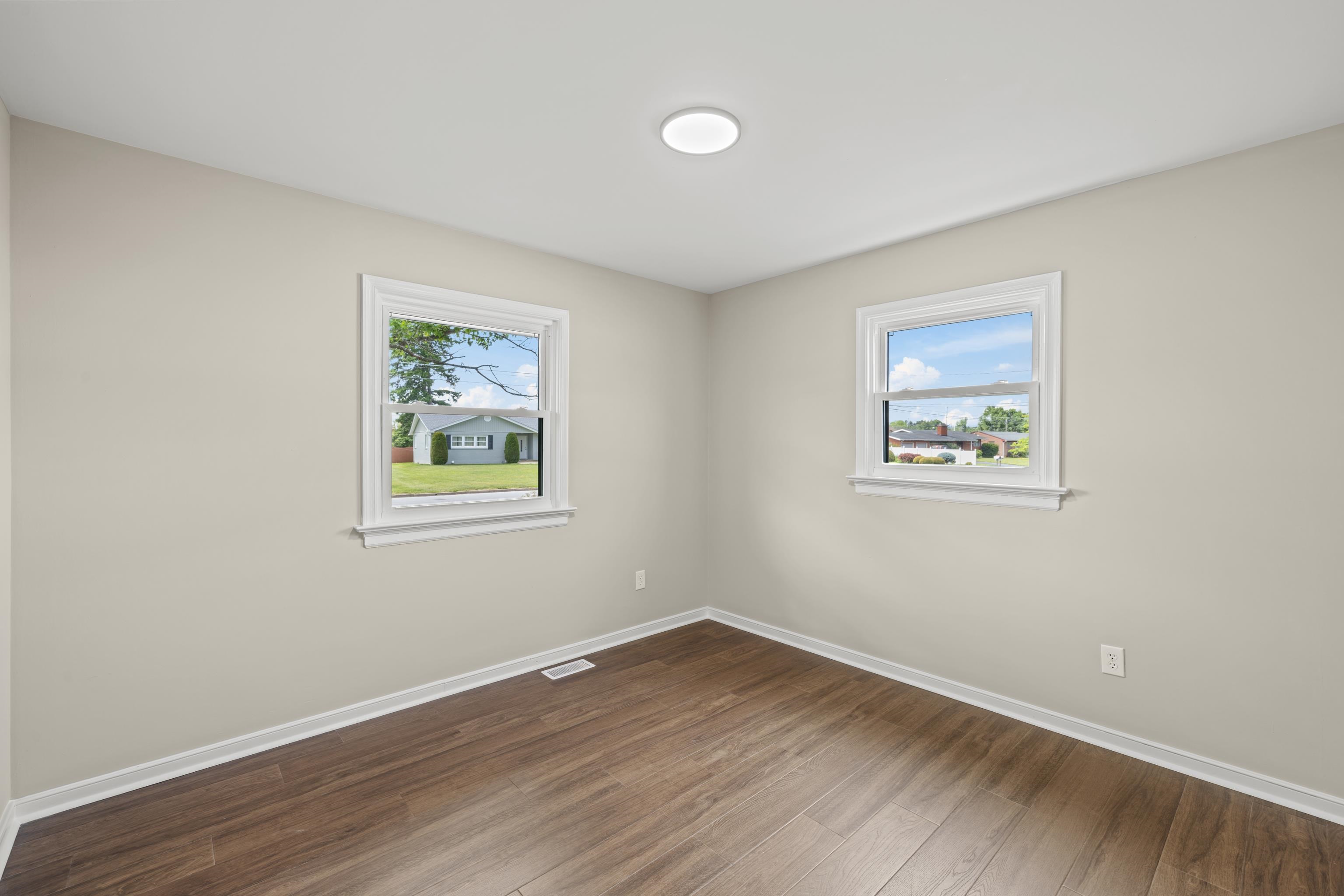 217 STONEWALL DR, WAYNESBORO, Virginia 22980, 4 Bedrooms Bedrooms, ,3 BathroomsBathrooms,Residential,217 STONEWALL DR,677188 MLS # 677188
