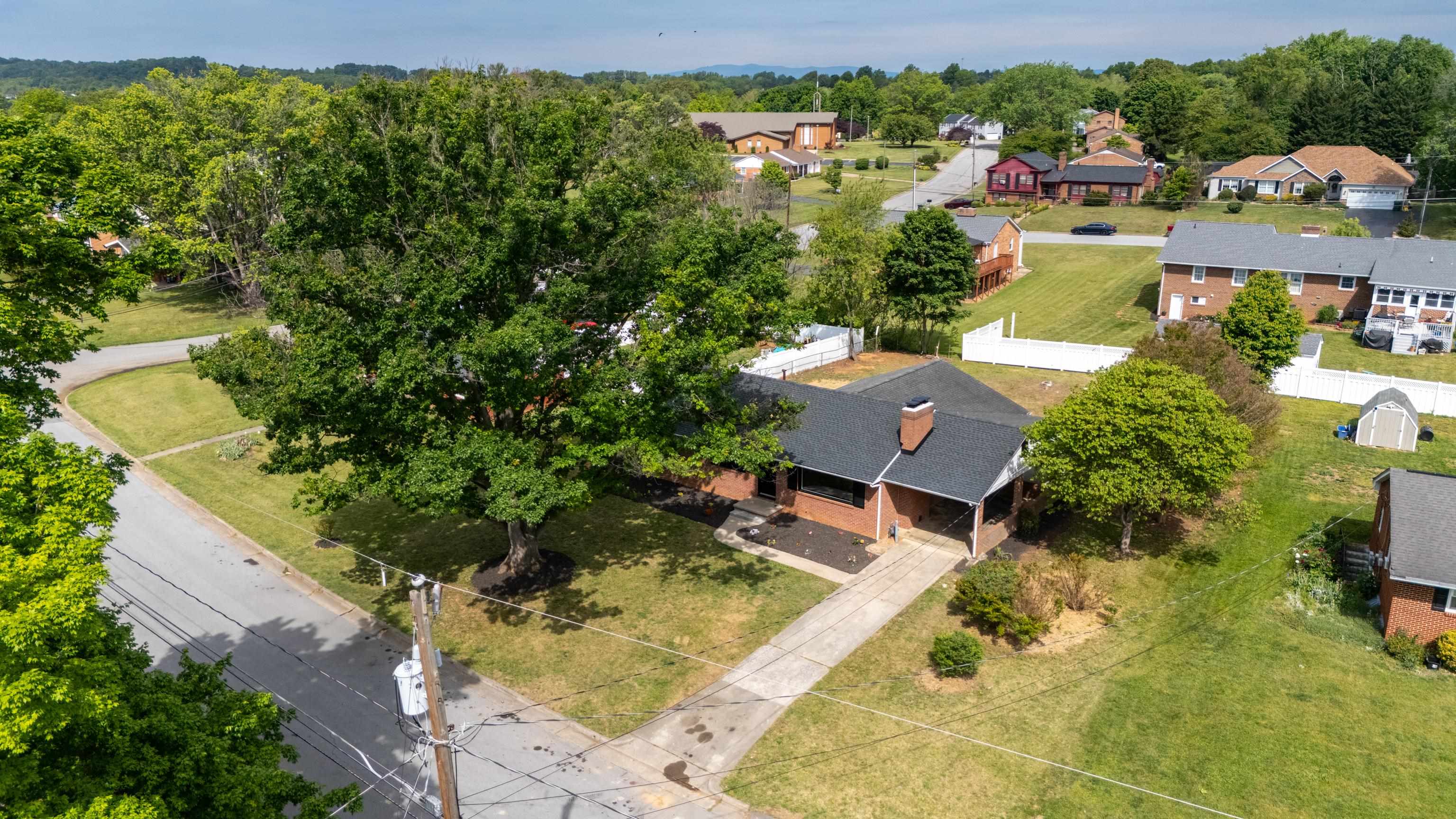 217 STONEWALL DR, WAYNESBORO, Virginia 22980, 4 Bedrooms Bedrooms, ,3 BathroomsBathrooms,Residential,217 STONEWALL DR,677188 MLS # 677188