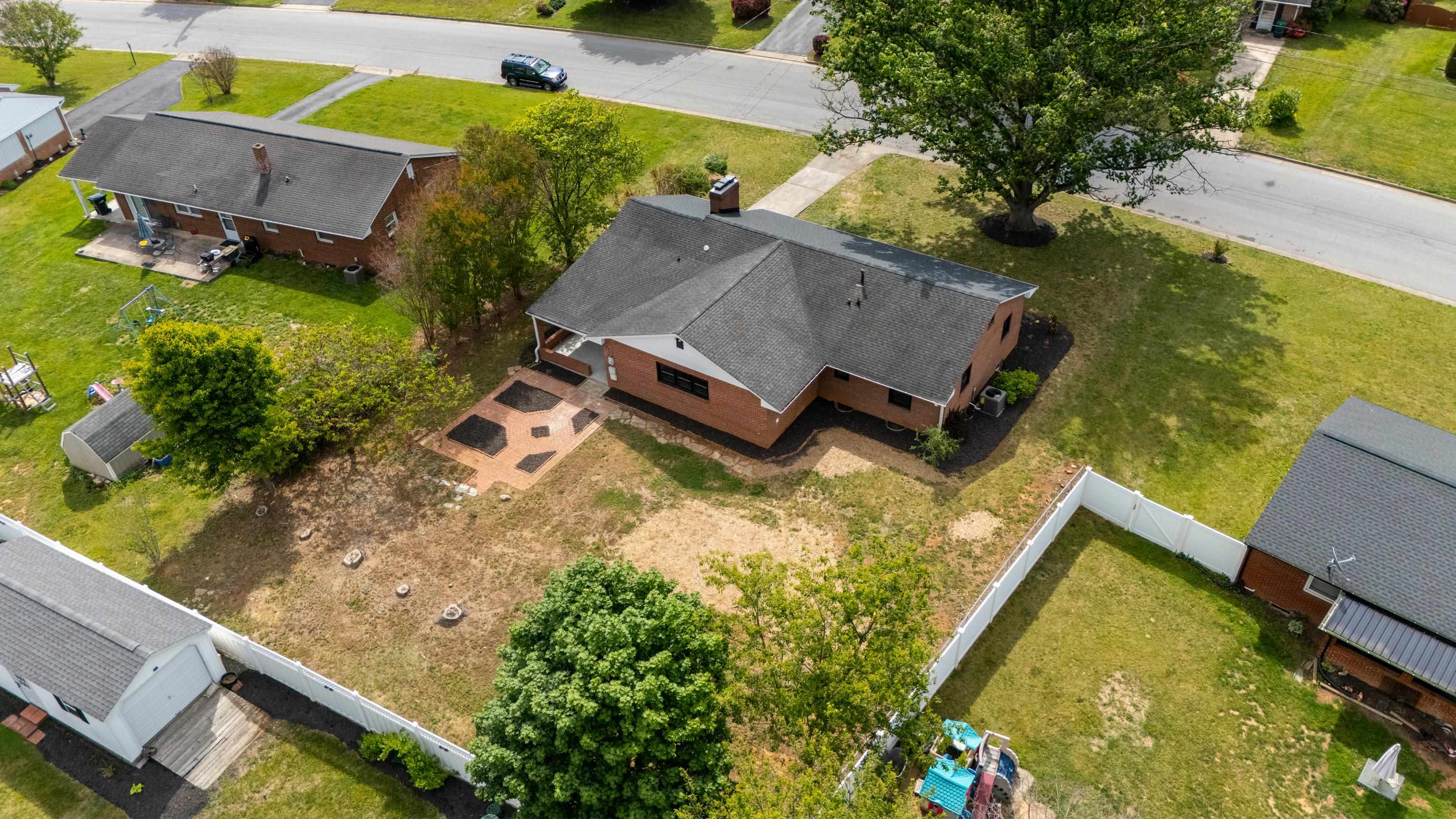 217 STONEWALL DR, WAYNESBORO, Virginia 22980, 4 Bedrooms Bedrooms, ,3 BathroomsBathrooms,Residential,217 STONEWALL DR,677188 MLS # 677188