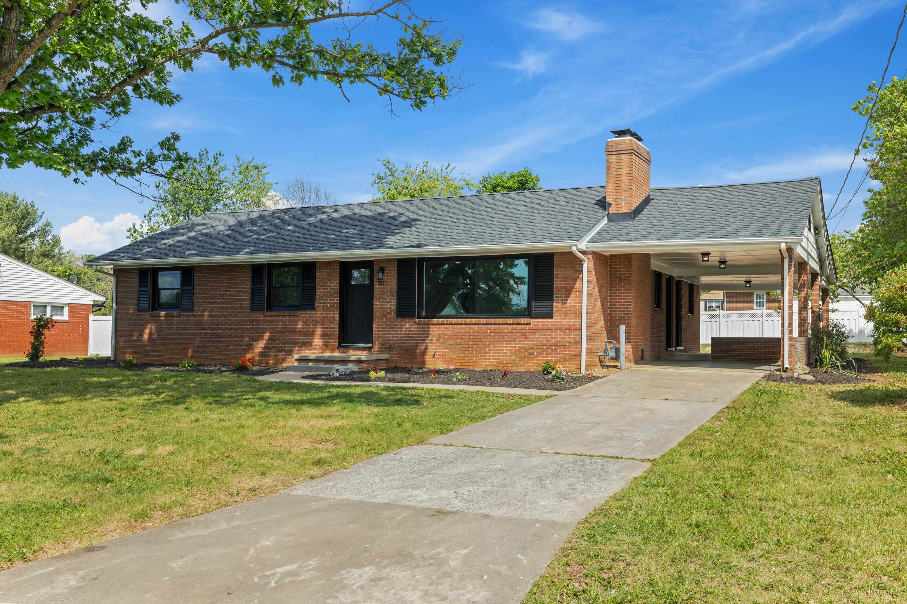 217 STONEWALL DR, WAYNESBORO, Virginia 22980, 4 Bedrooms Bedrooms, ,3 BathroomsBathrooms,Residential,217 STONEWALL DR,677188 MLS # 677188
