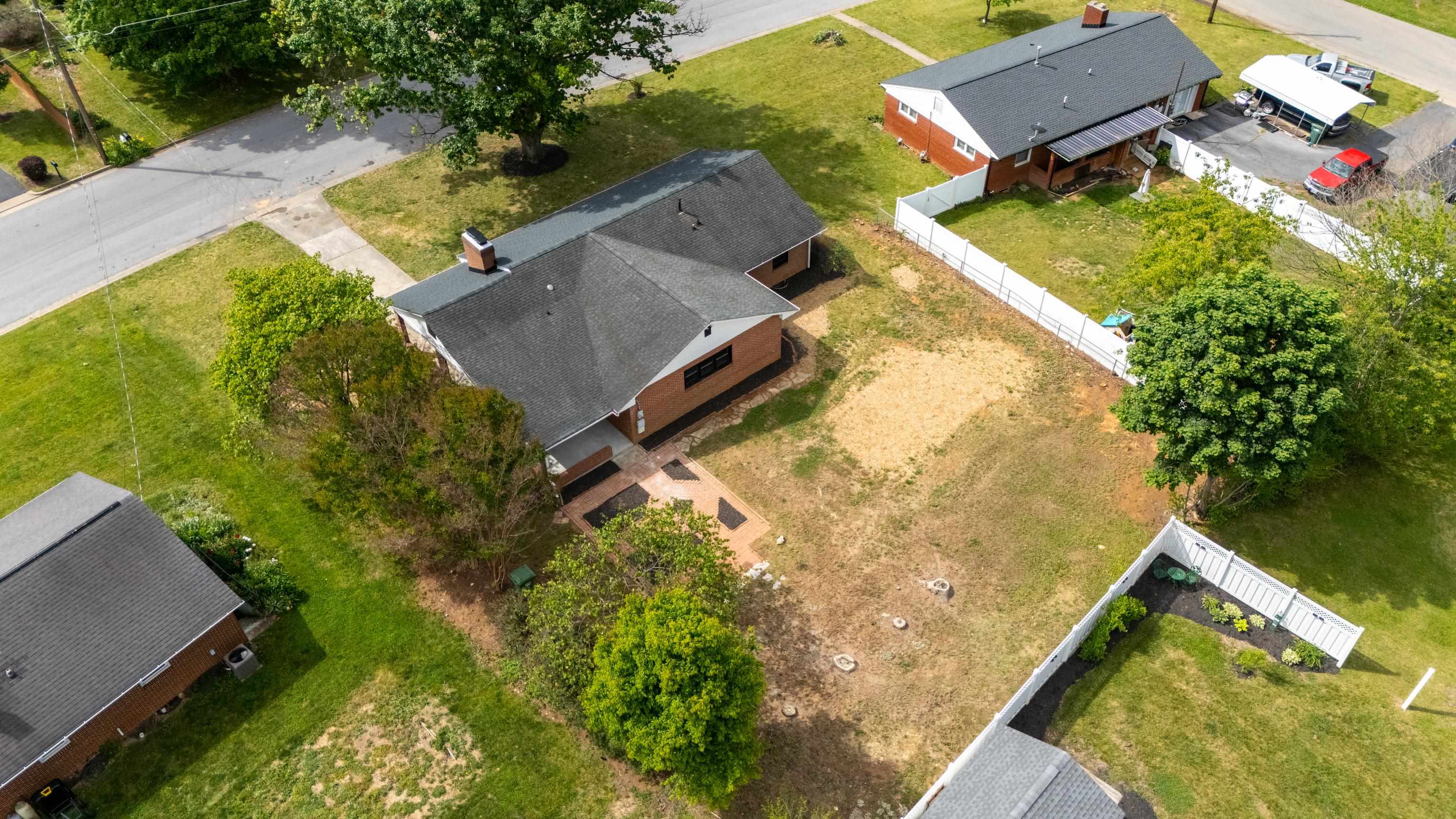 217 STONEWALL DR, WAYNESBORO, Virginia 22980, 4 Bedrooms Bedrooms, ,3 BathroomsBathrooms,Residential,217 STONEWALL DR,677188 MLS # 677188