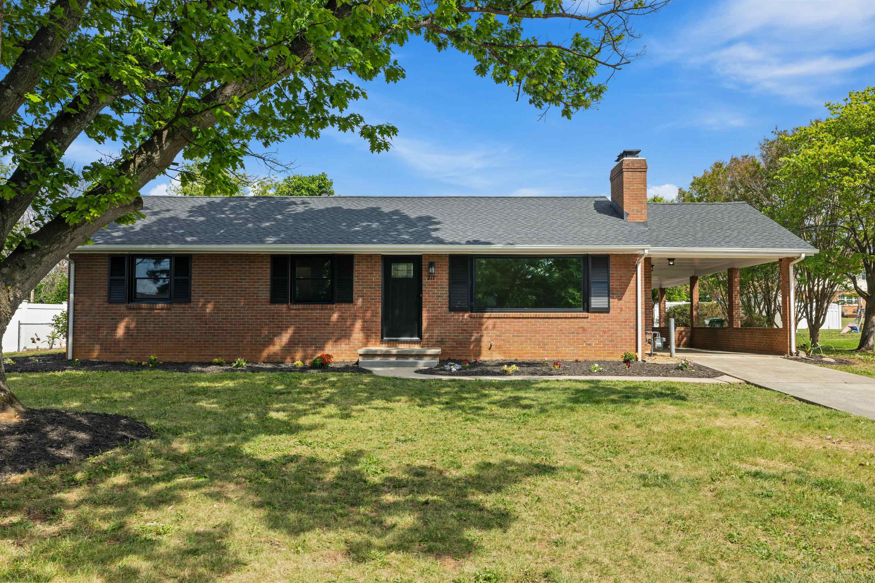 217 STONEWALL DR, WAYNESBORO, Virginia 22980, 4 Bedrooms Bedrooms, ,3 BathroomsBathrooms,Residential,217 STONEWALL DR,677188 MLS # 677188
