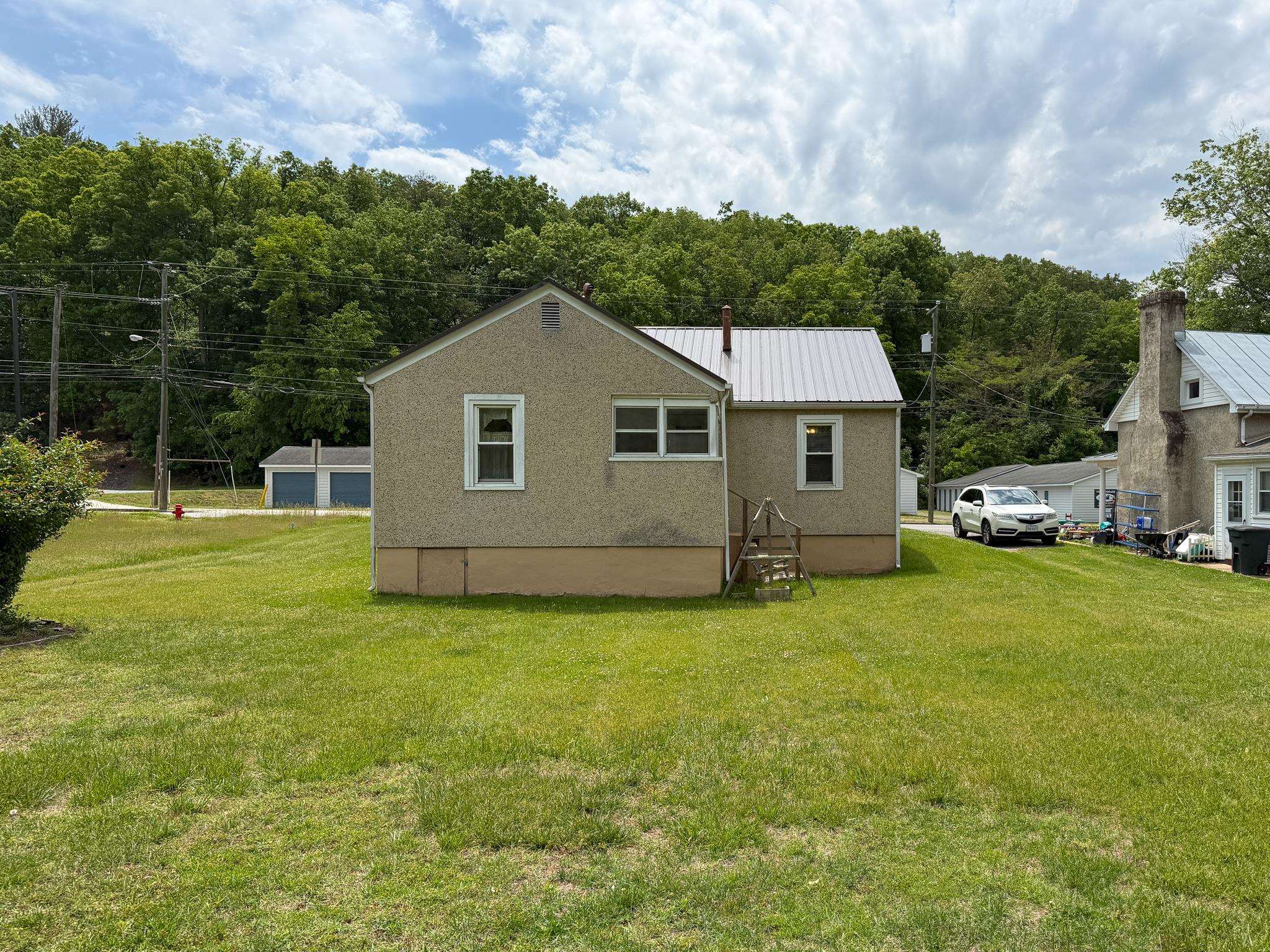 381 E 29TH ST, BUENA VISTA, Virginia 24416, 3 Bedrooms Bedrooms, ,1 BathroomBathrooms,Residential,381 E 29TH ST,677190 MLS # 677190
