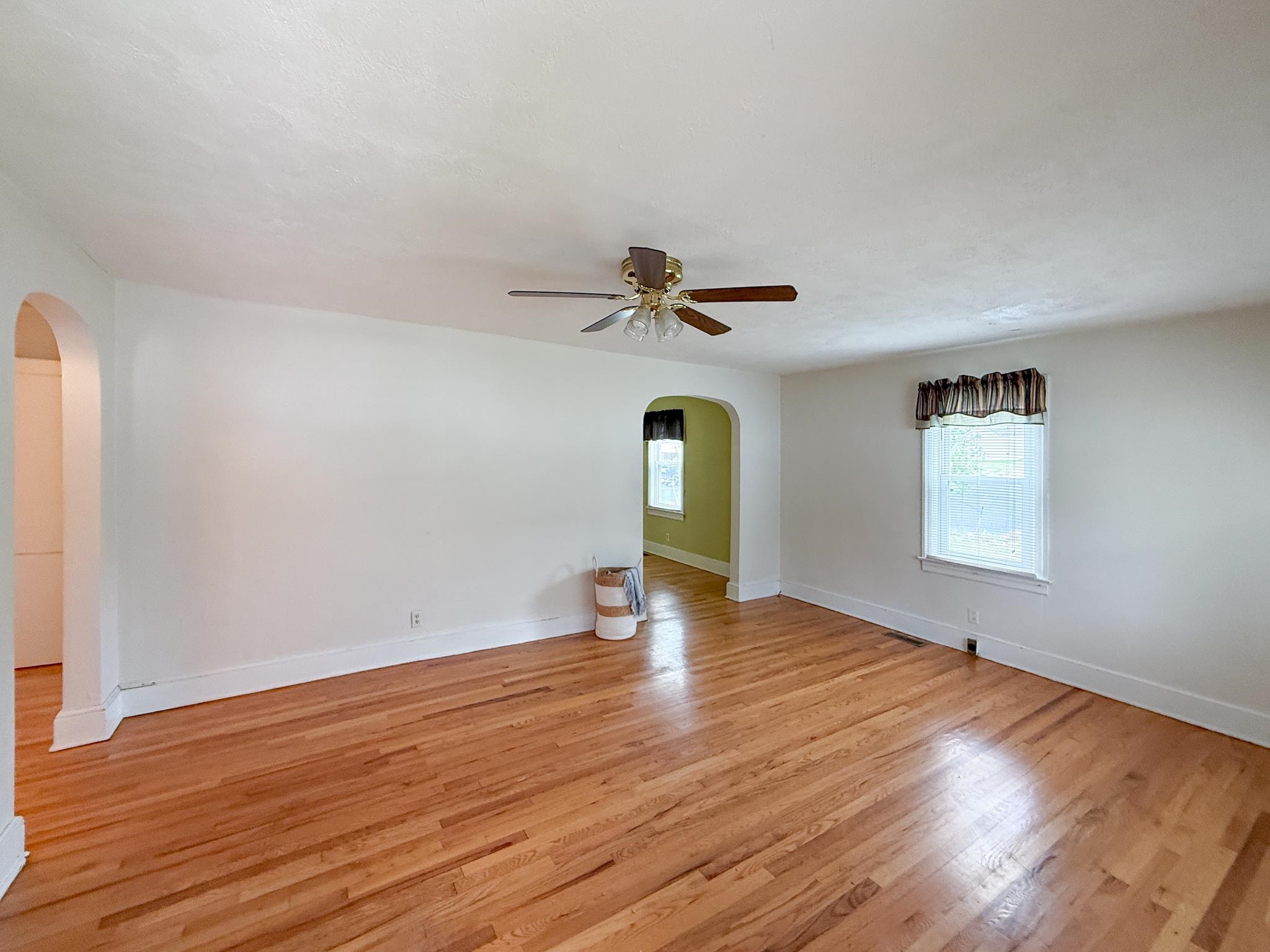 381 E 29TH ST, BUENA VISTA, Virginia 24416, 3 Bedrooms Bedrooms, ,1 BathroomBathrooms,Residential,381 E 29TH ST,677190 MLS # 677190
