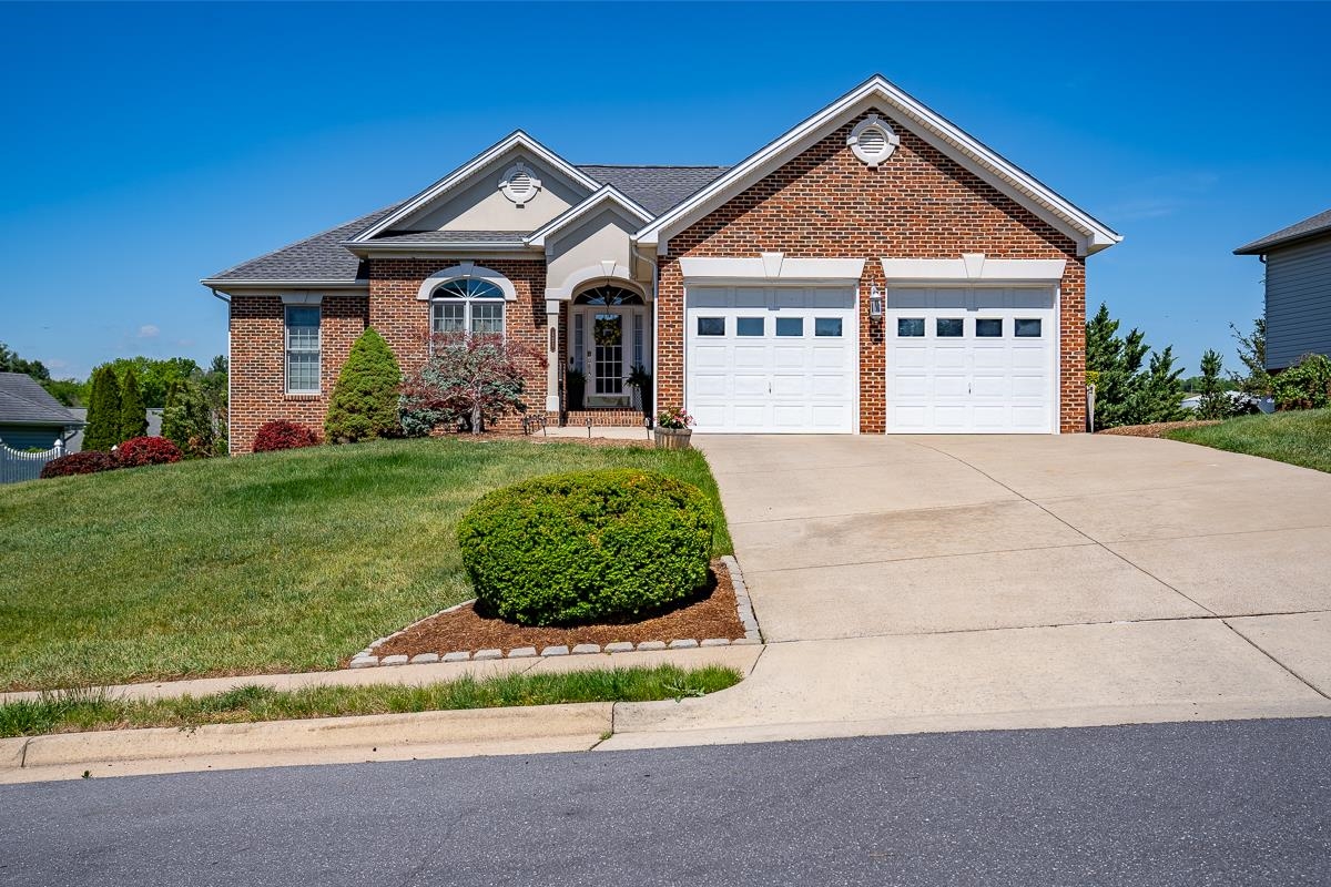 121 LEONARD CT, HARRISONBURG, Virginia 22801, 4 Bedrooms Bedrooms, ,3 BathroomsBathrooms,Residential,121 LEONARD CT,677193 MLS # 677193